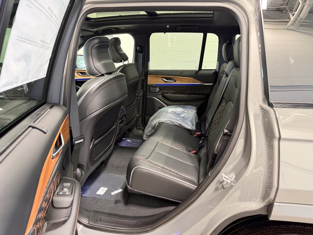 2027 Jeep Grand Cherokee Summit