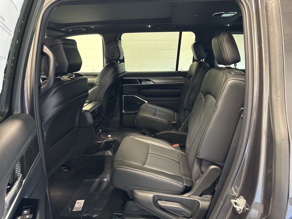 2026 Jeep Grand Wagoneer Base