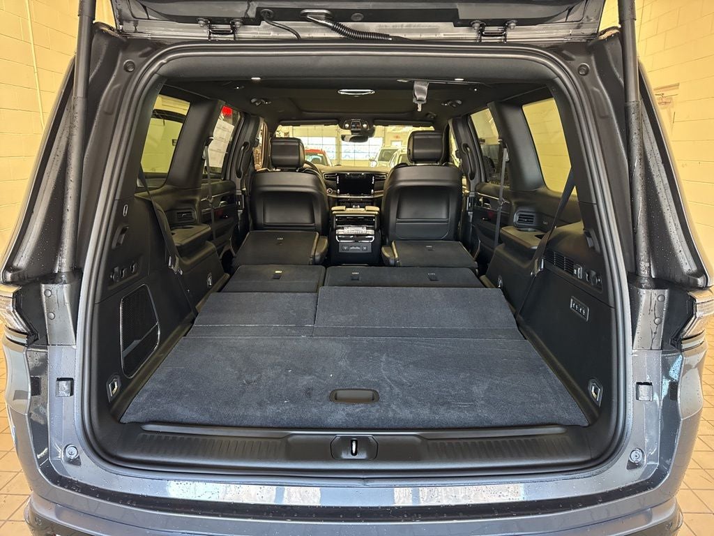 2026 Jeep Grand Wagoneer Base