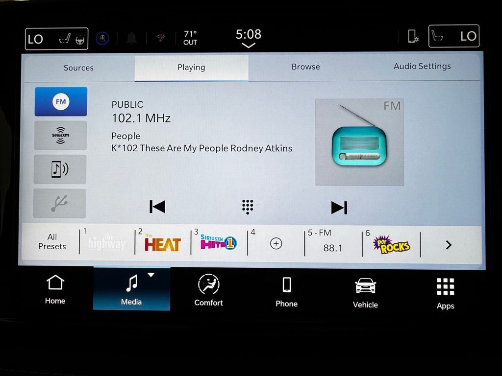 2026 Chrysler Pacifica Select