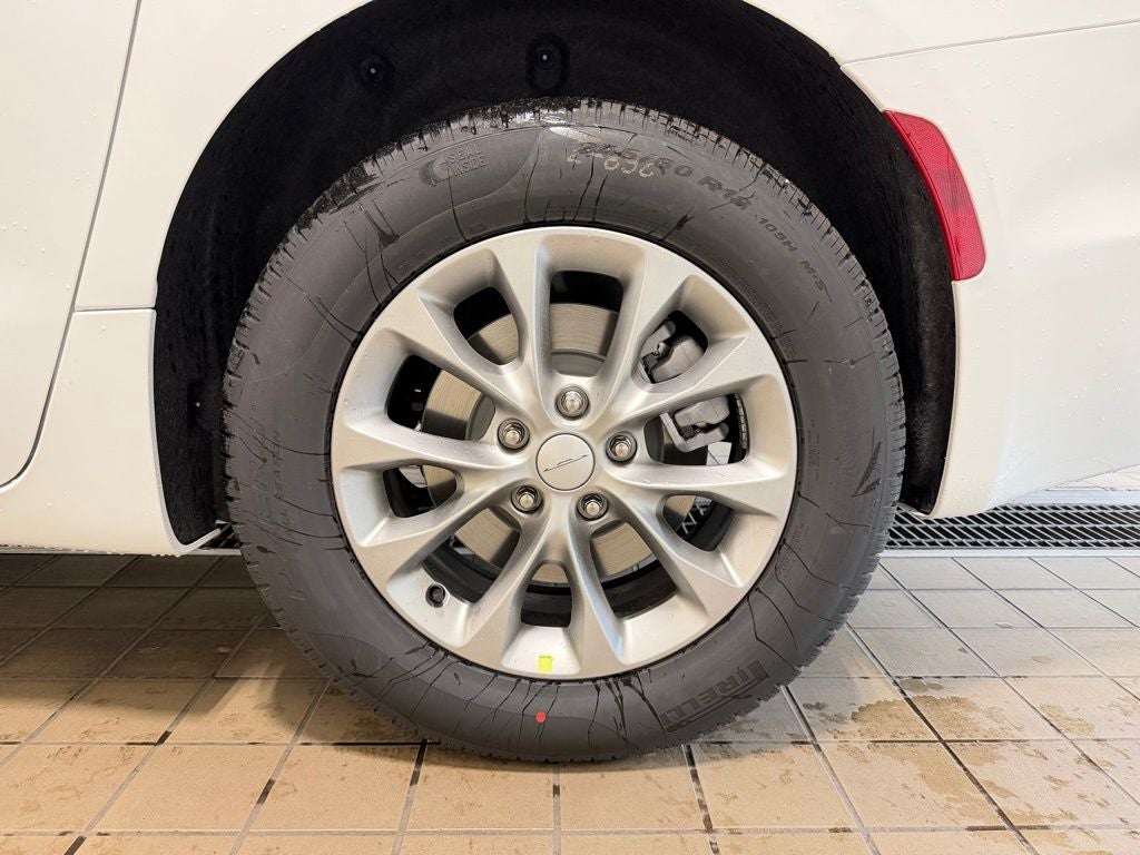 2027 Chrysler Pacifica Select