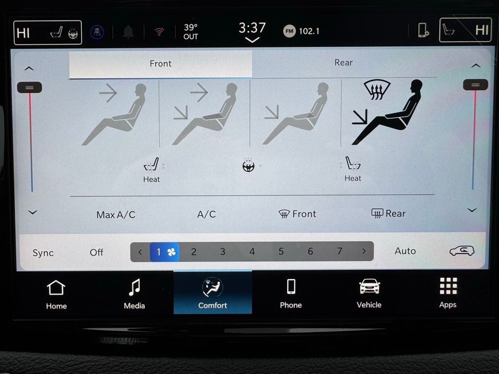 2026 Chrysler Pacifica Select